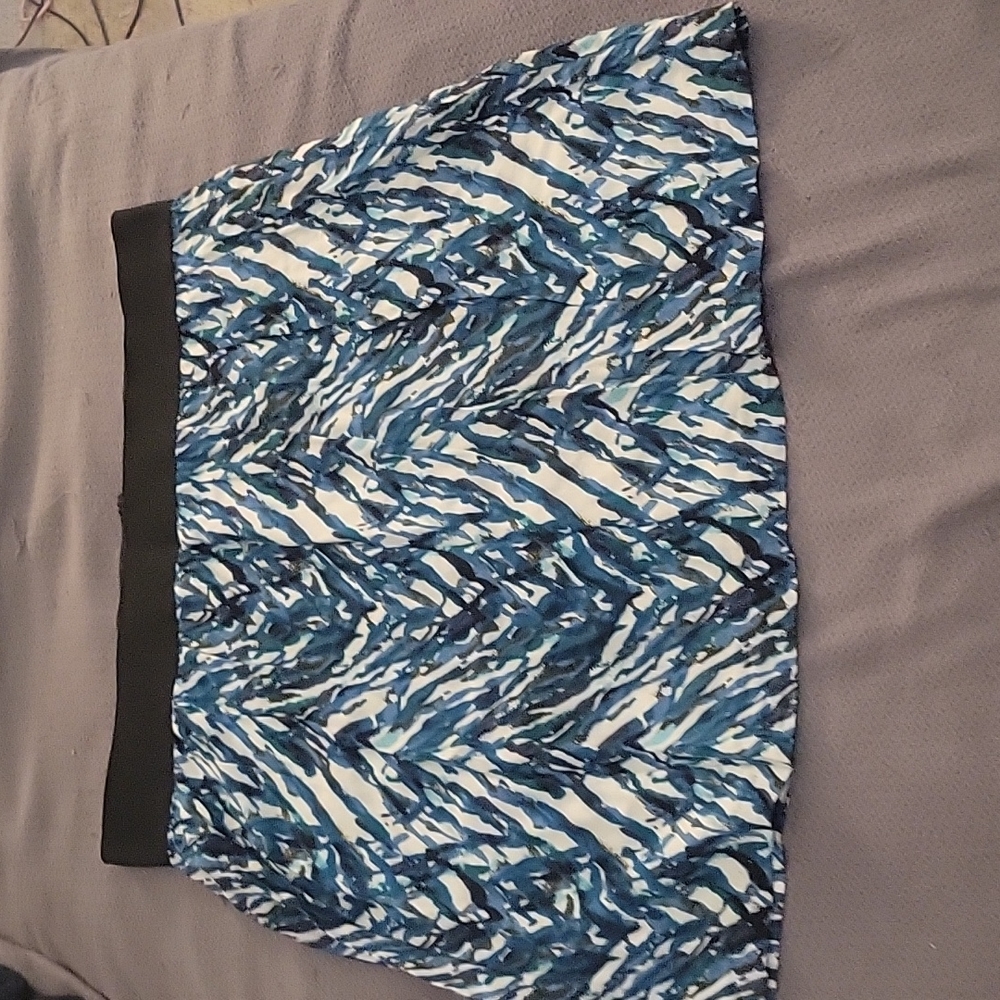 Fashion Bug Wide Elastic Waist Skirt in white, black, blue, and green. Size 1X. - Picture 1 of 5